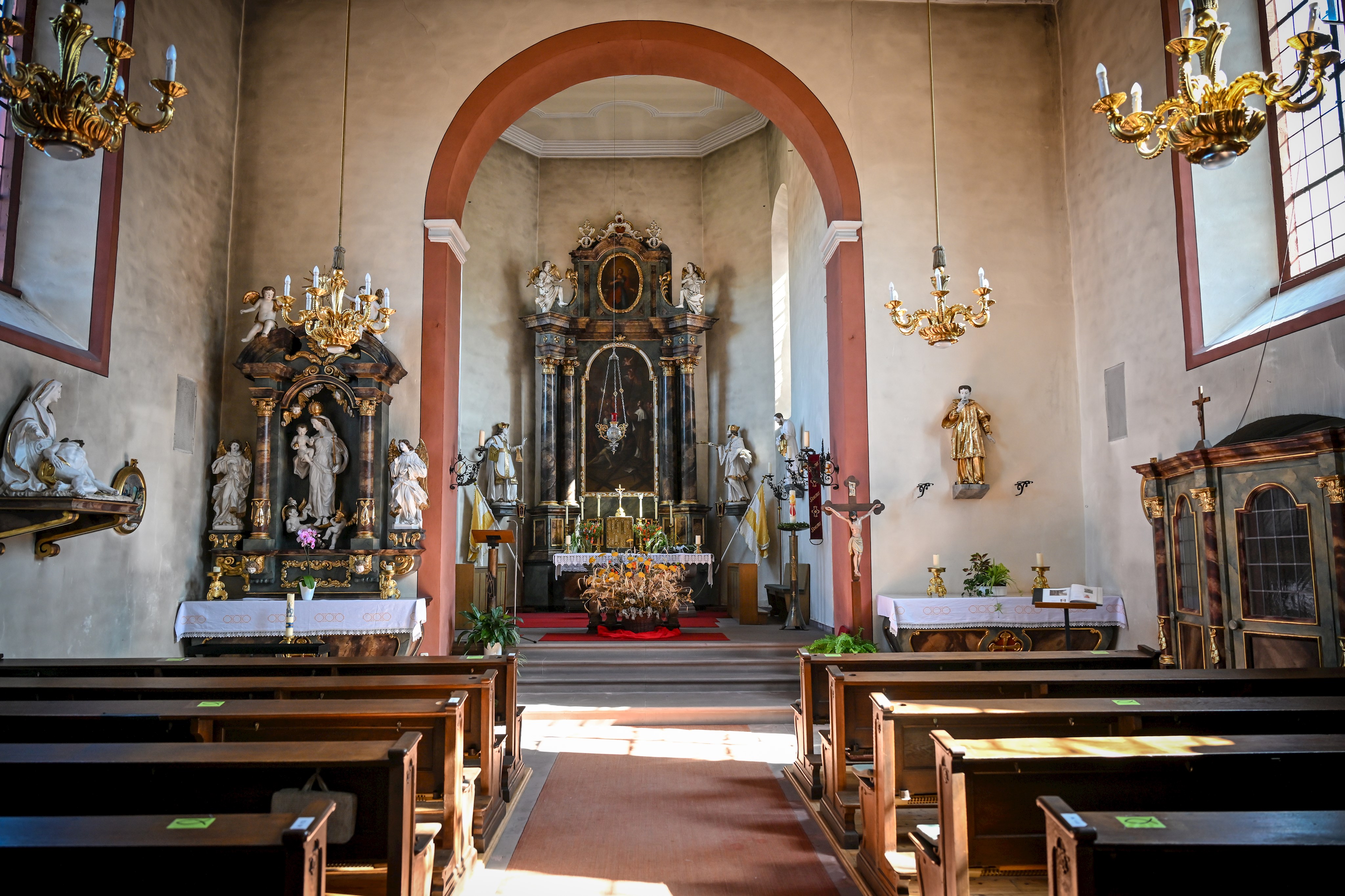 Kirche Roden 1